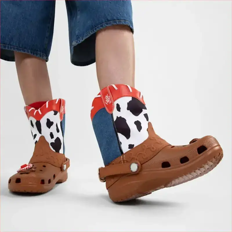 Bota Toy Story x Crocs Jessie Multicolor — miniatura 3